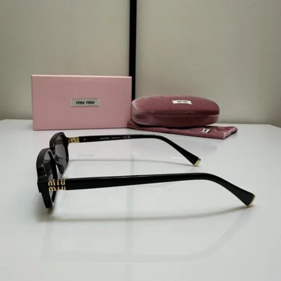 MIU MIU Sunglasses New Black Square Rectangle Acetate Gold  display picture 2